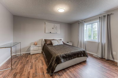 717 Brandenburg Blvd, Waterloo -  image-0-1