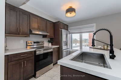 Unit 2 — 395 Linden Dr, Cambridge -  image-0-4
