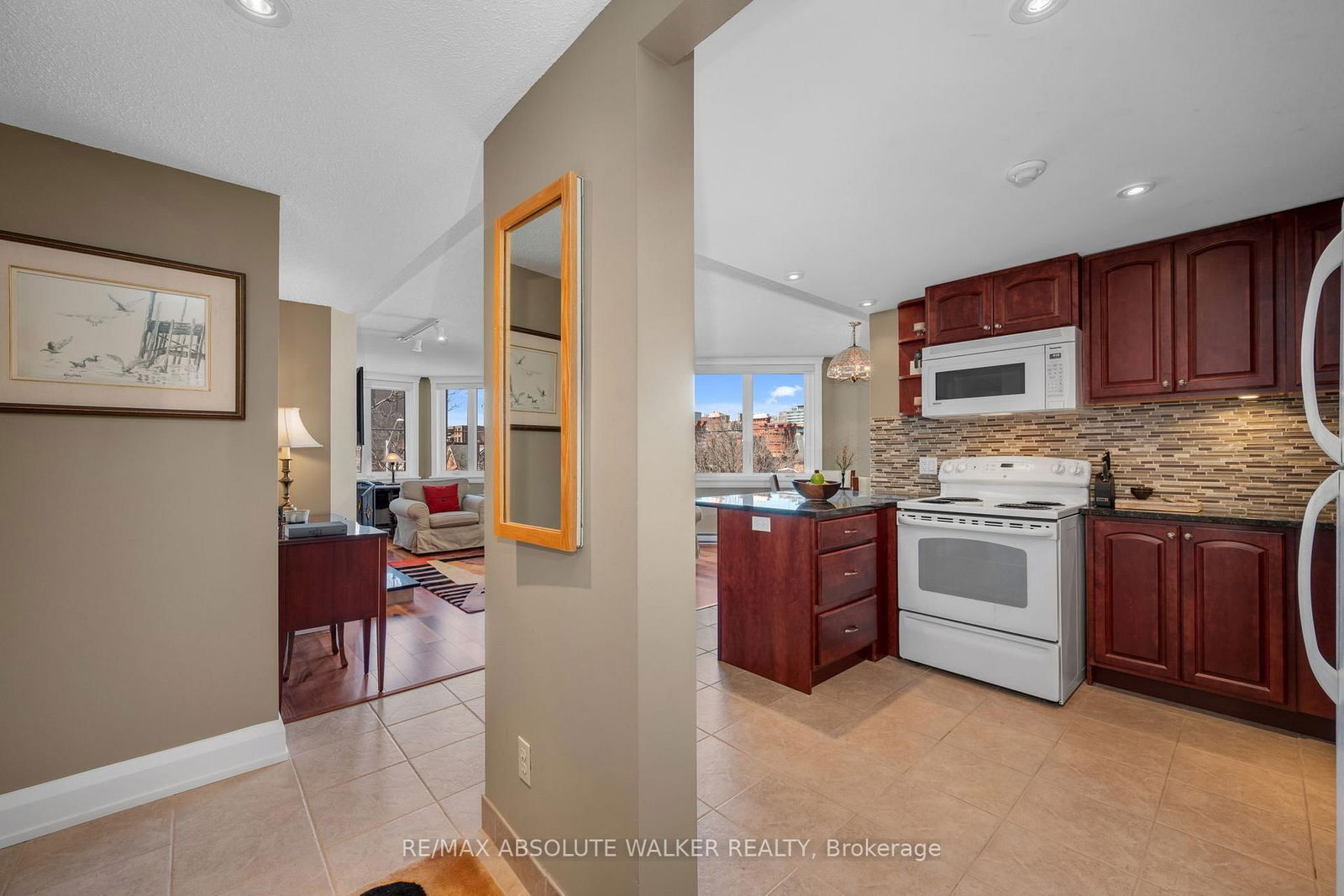 Condo for sale at 401-317 Metcalfe Street, Ottawa, Ottawa Centre, K2P 1S3 - MLS: X12089820
