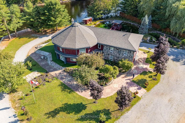 1371 Victoria Street