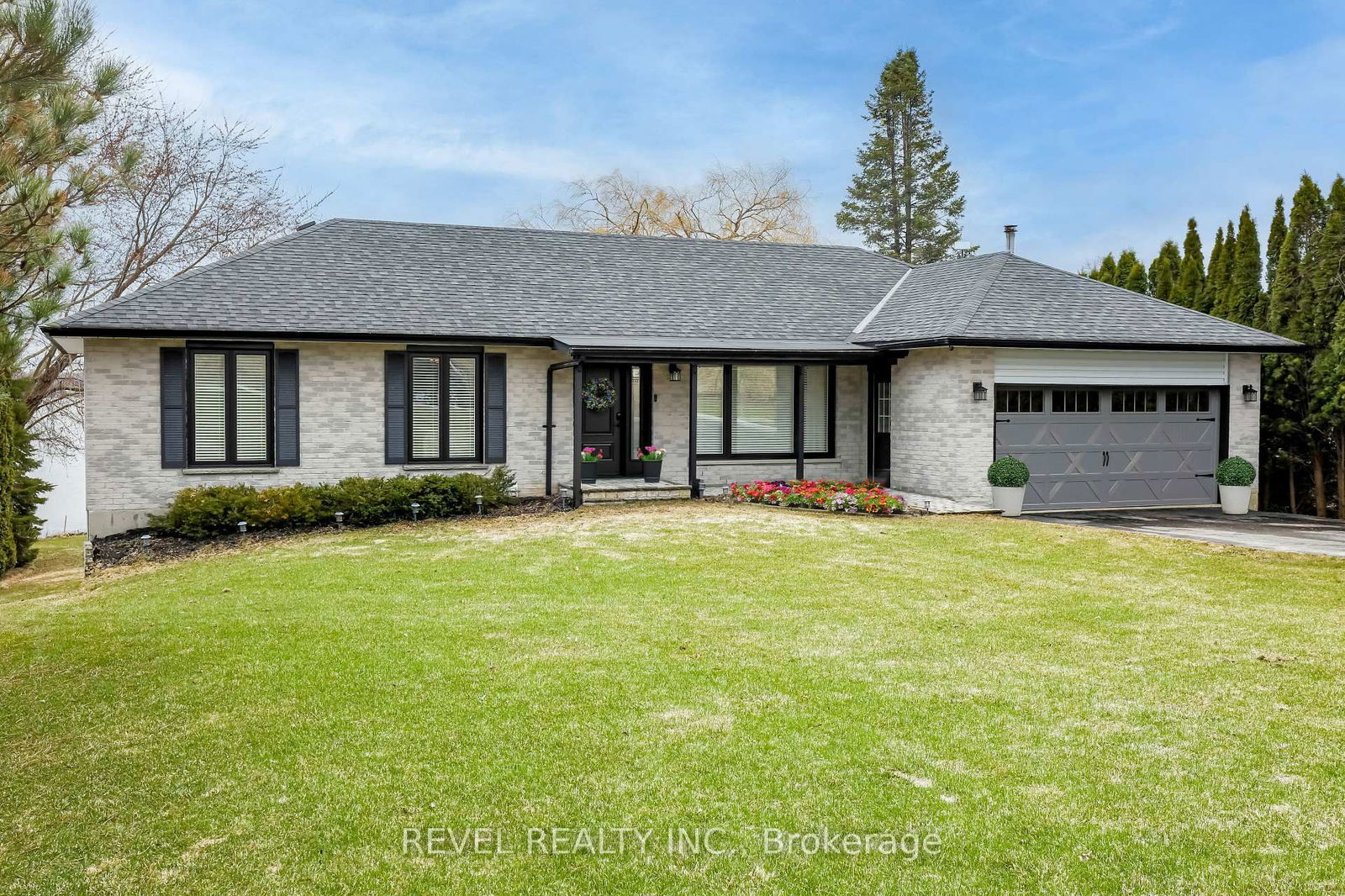 Detached House sold at 77 Glassford Road, Kawartha Lakes, Mariposa, K0M 2C0 - MLS: X12089871
