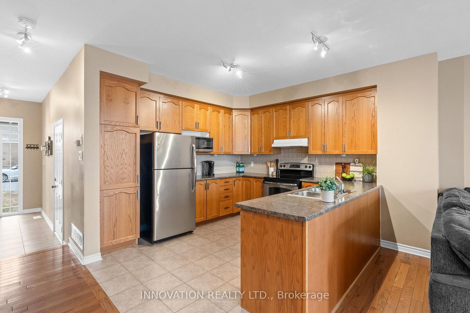 Listing Image 7