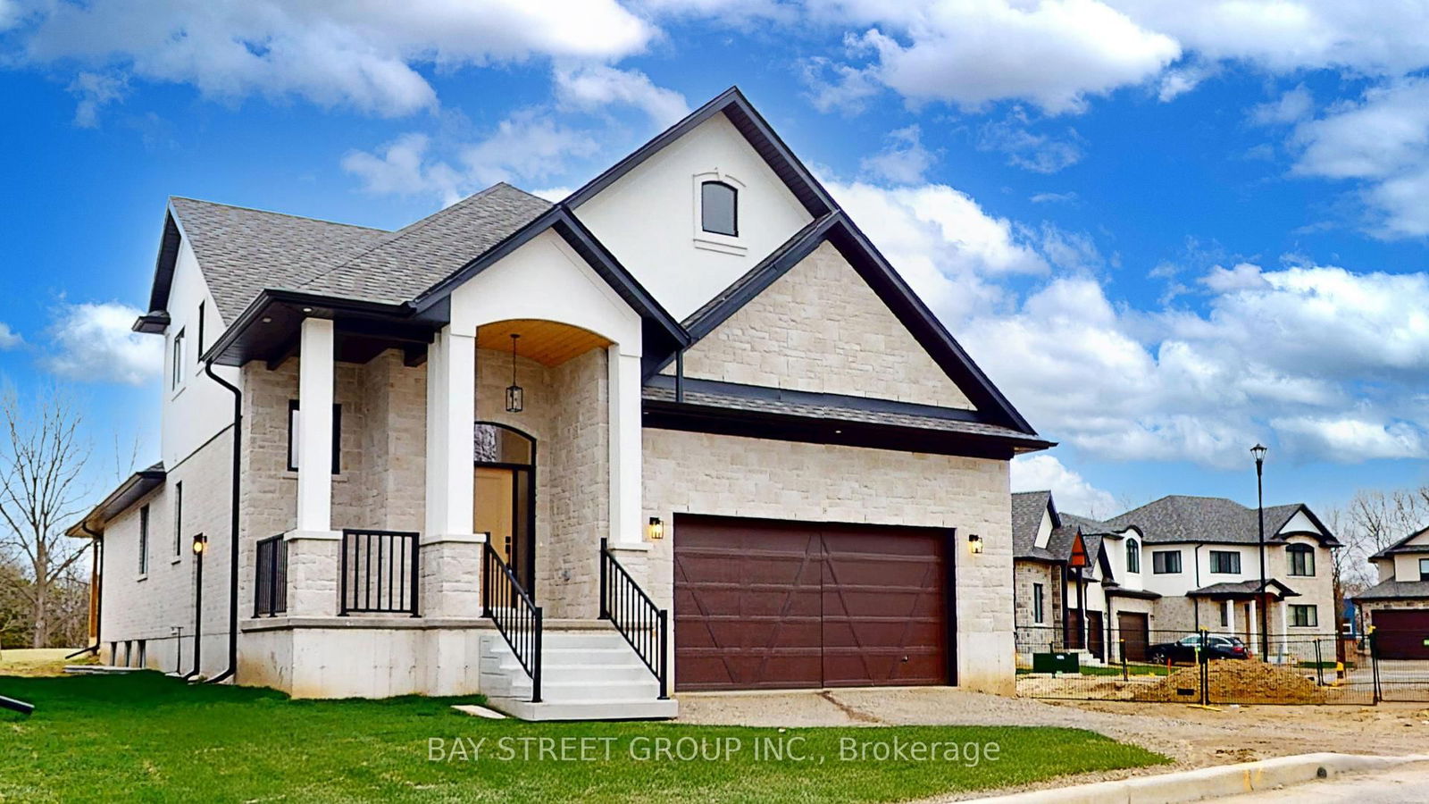 Detached House sold at 16-242 Mount Pleasant Street, Brantford, N3T 1V1 - MLS: X12090253