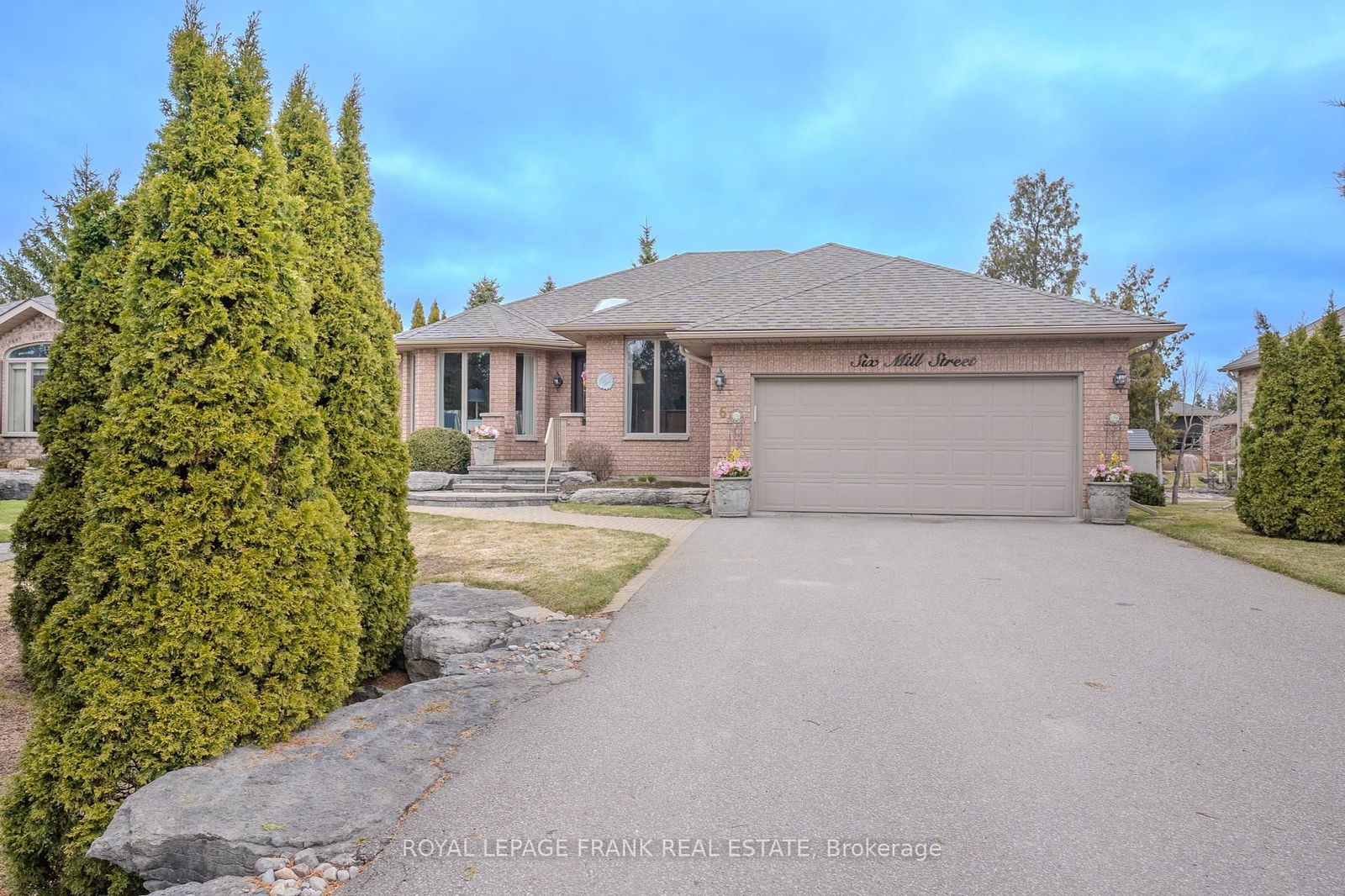 Detached House sold at 6 Mill Street, Kawartha Lakes, Bobcaygeon, K0M 1A0 - MLS: X12090283