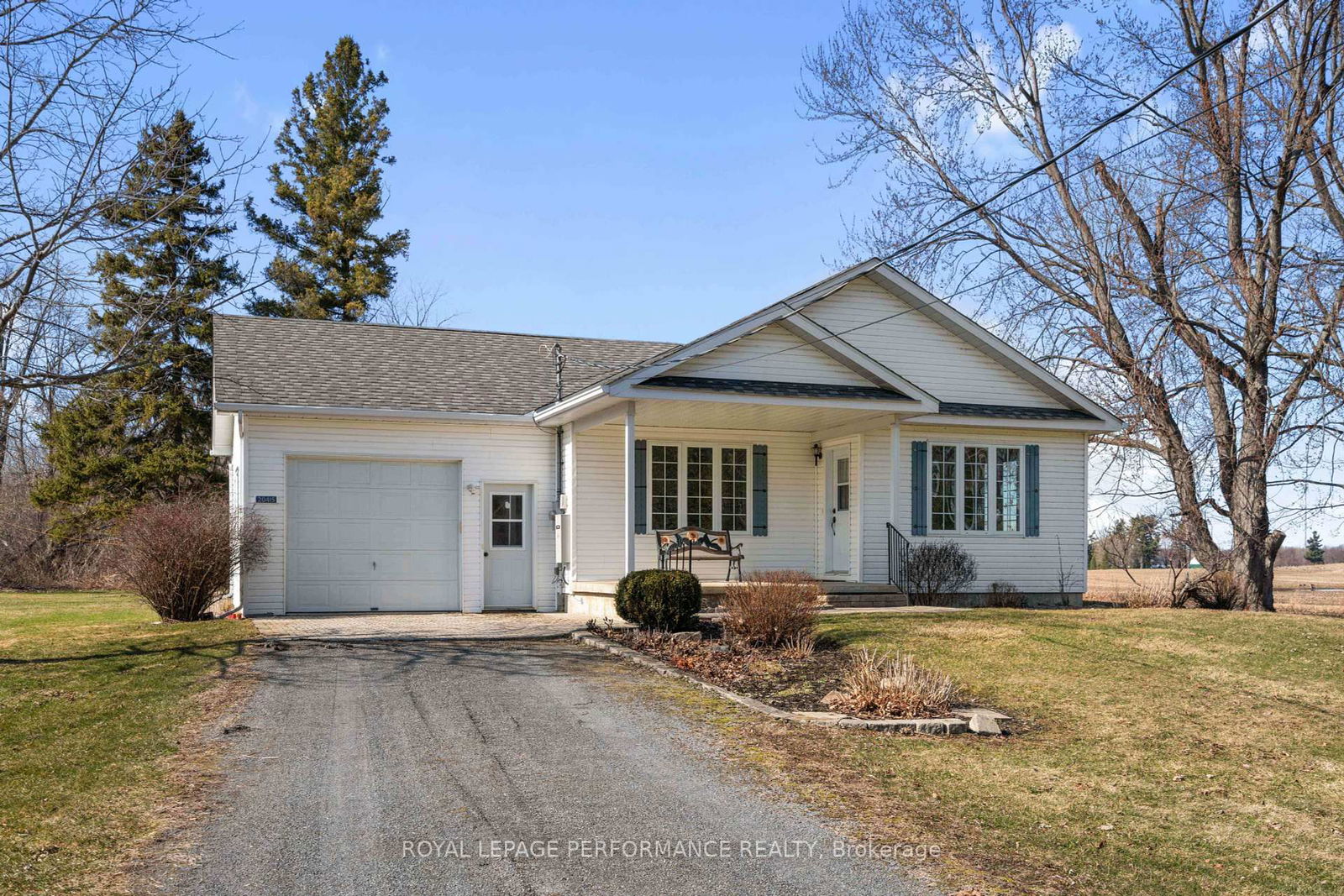 Detached House sold at 20415 Old Montreal Road, South Glengarry, Lancaster, K0C 2C0 - MLS: X12090363
