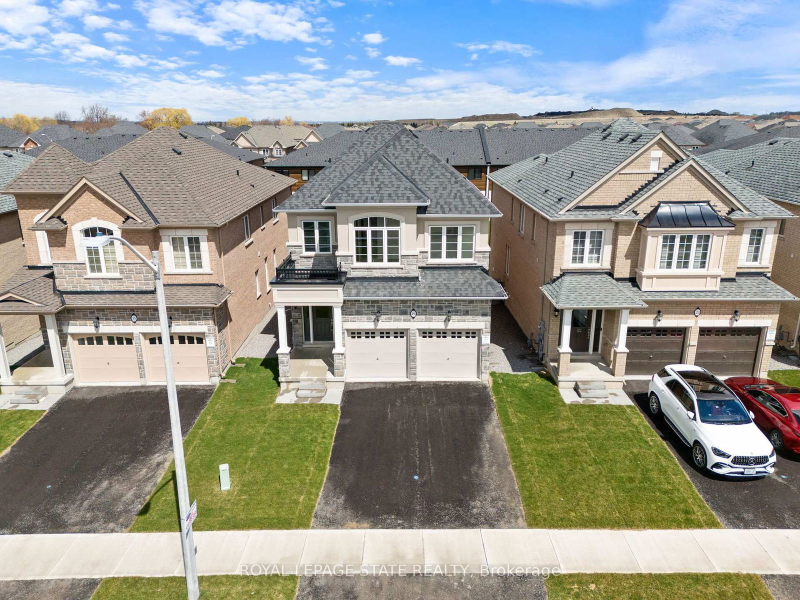 Detached House for sale at 19 Shawbridge Court, Hamilton, Stoney Creek Mountain, L8J 0J7 - MLS: X12090622