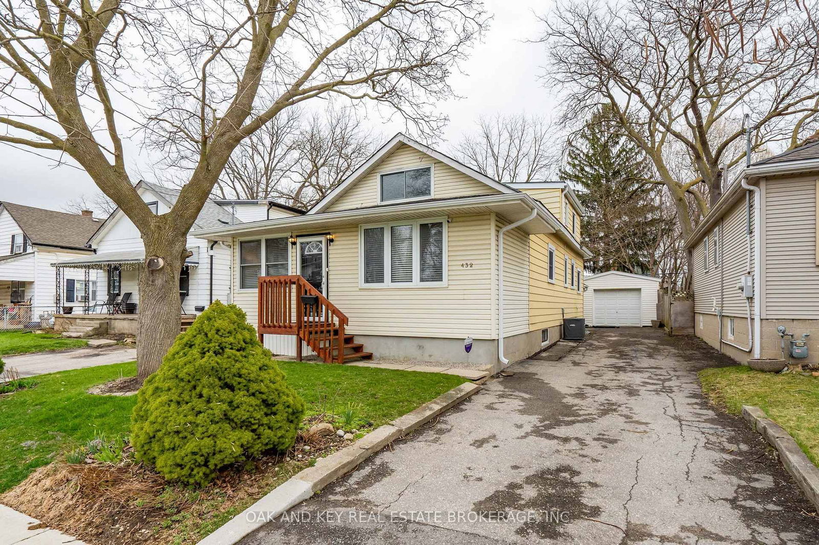 Detached House for sale at 432 Spruce Street, London East, East H, N5W 4P3 - MLS: X12090911