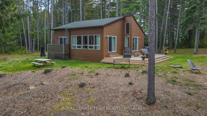 443 Weglarz Rd, Barry's Bay - Madawaska Valley image-0-0