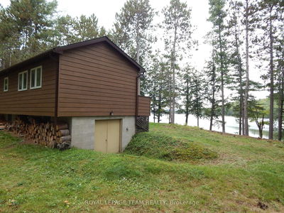 443 Weglarz Rd, Barry's Bay - Madawaska Valley image-0-2