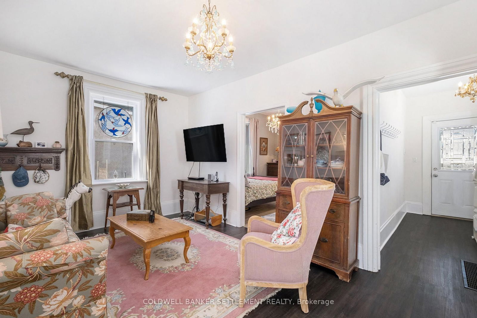 Listing Image 4