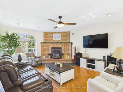 115 Deerhurst Dr, Huron-Kinloss - Huron-Kinloss image-0-3