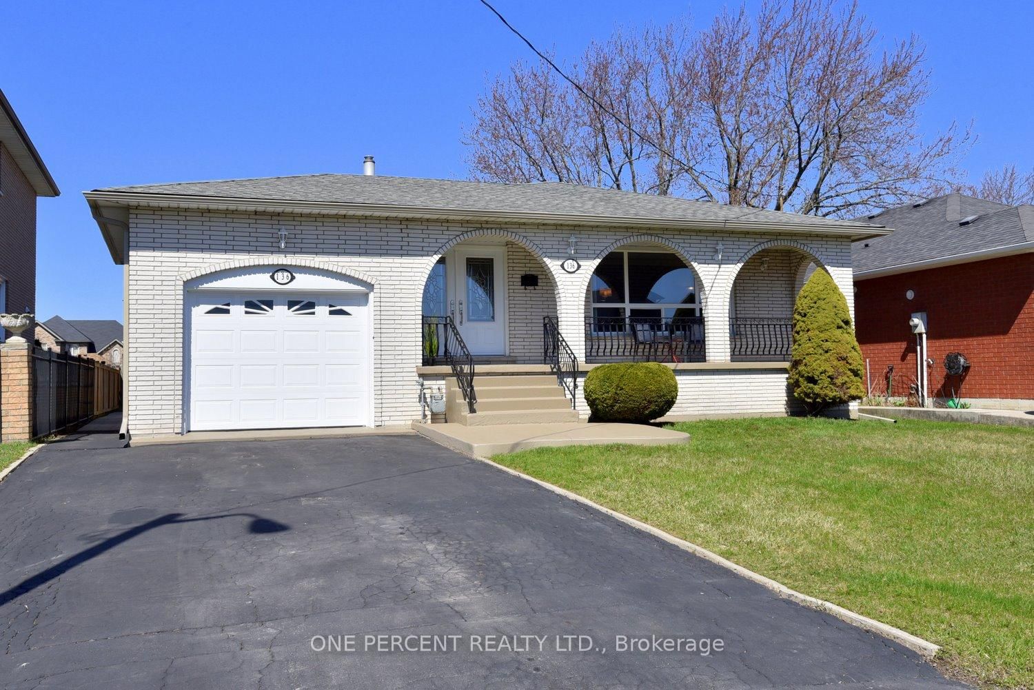 Detached House for sale at 136 Eleanor Avenue, Hamilton, Eleanor, L8W 1C8 - MLS: X12091248