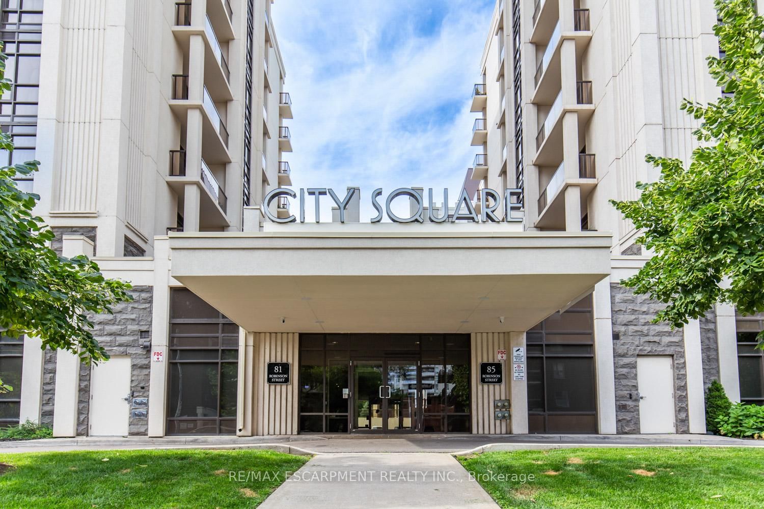 Condo for lease at 301-81 Robinson Street, Hamilton, Durand, L8P 0C2 - MLS: X12091589