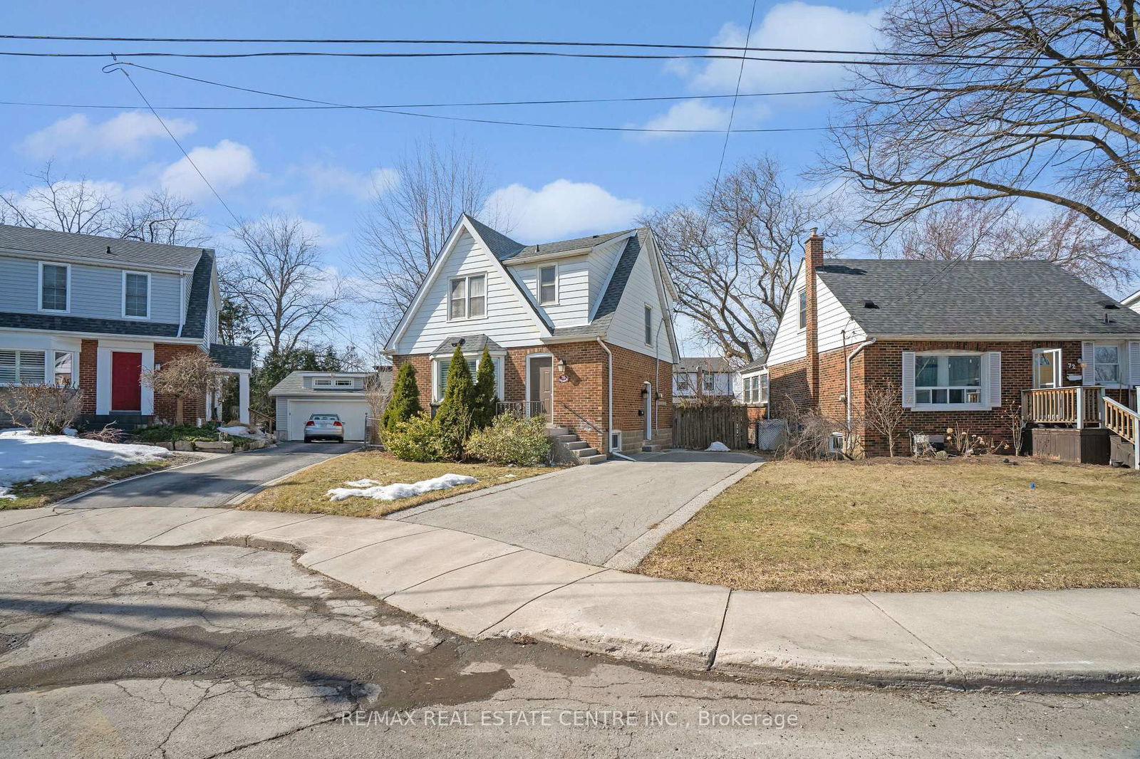 Detached House for sale at 76 Cloverhill Road, Hamilton, Southam, L9C 3L7 - MLS: X12091621