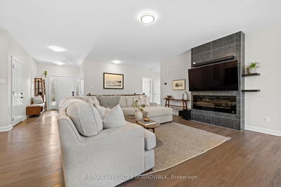 400 Cinnamon Cres, Kinburn - Fitzroy Ward (South West) image-0-2