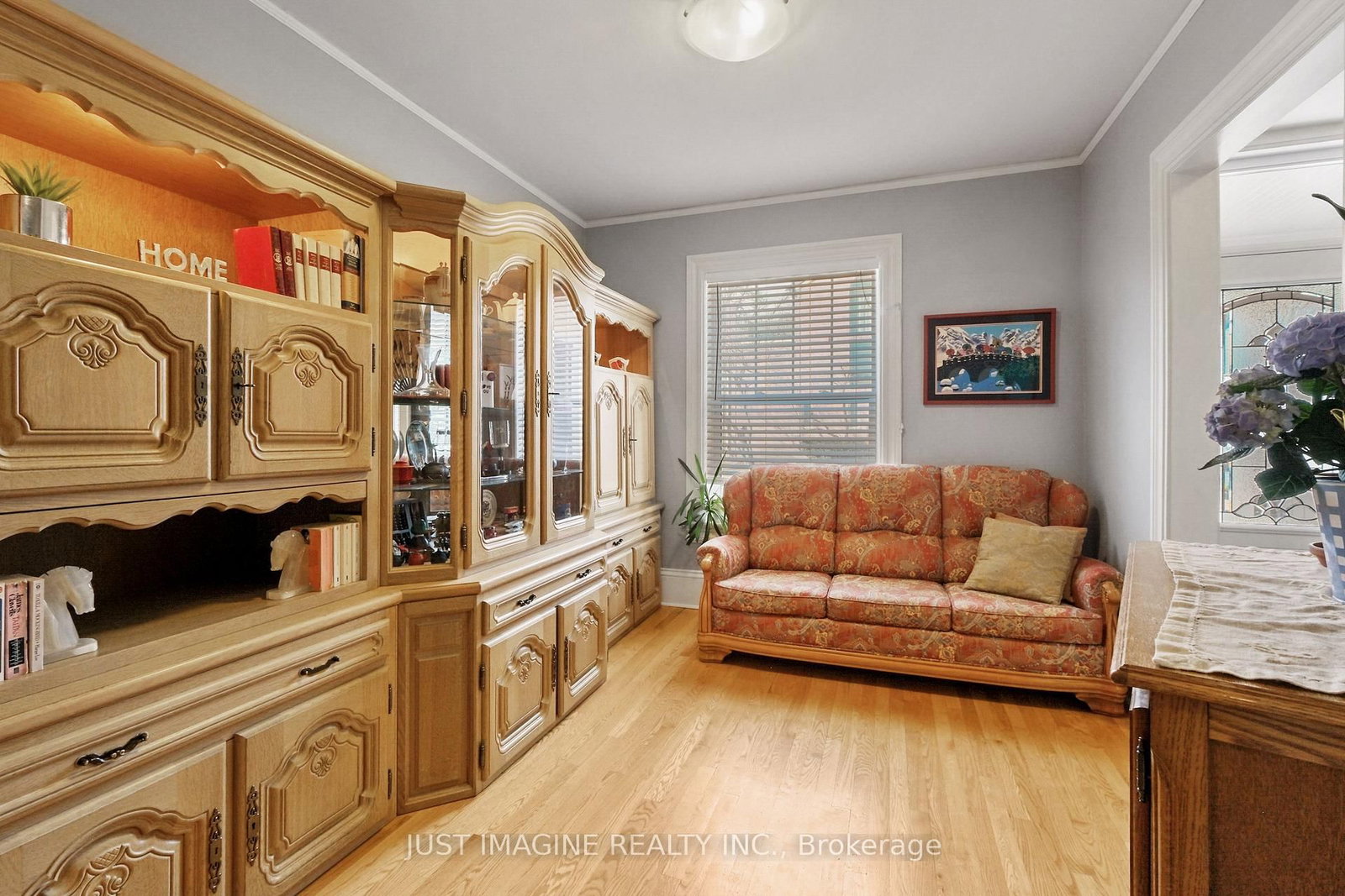 Listing Image 7
