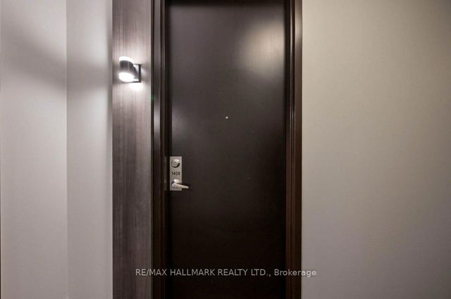 1408 - 144 Park Street