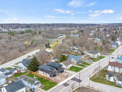 256 King St, Ingersoll - South image-0-1
