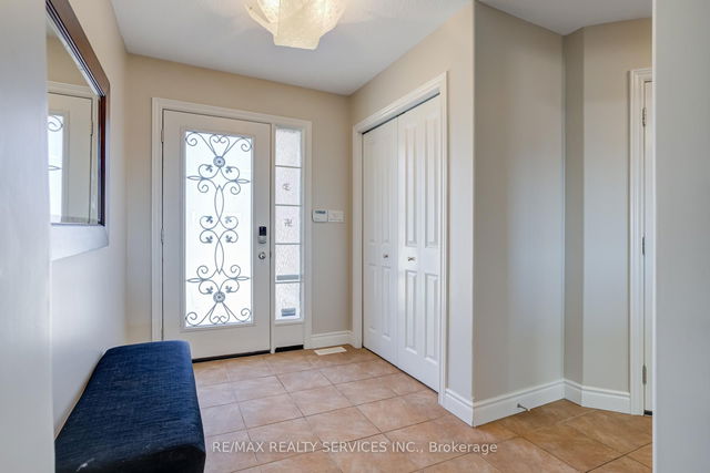 141 Kemp Crescent