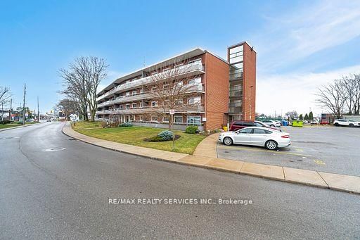 203 - 11 Woodman Drive