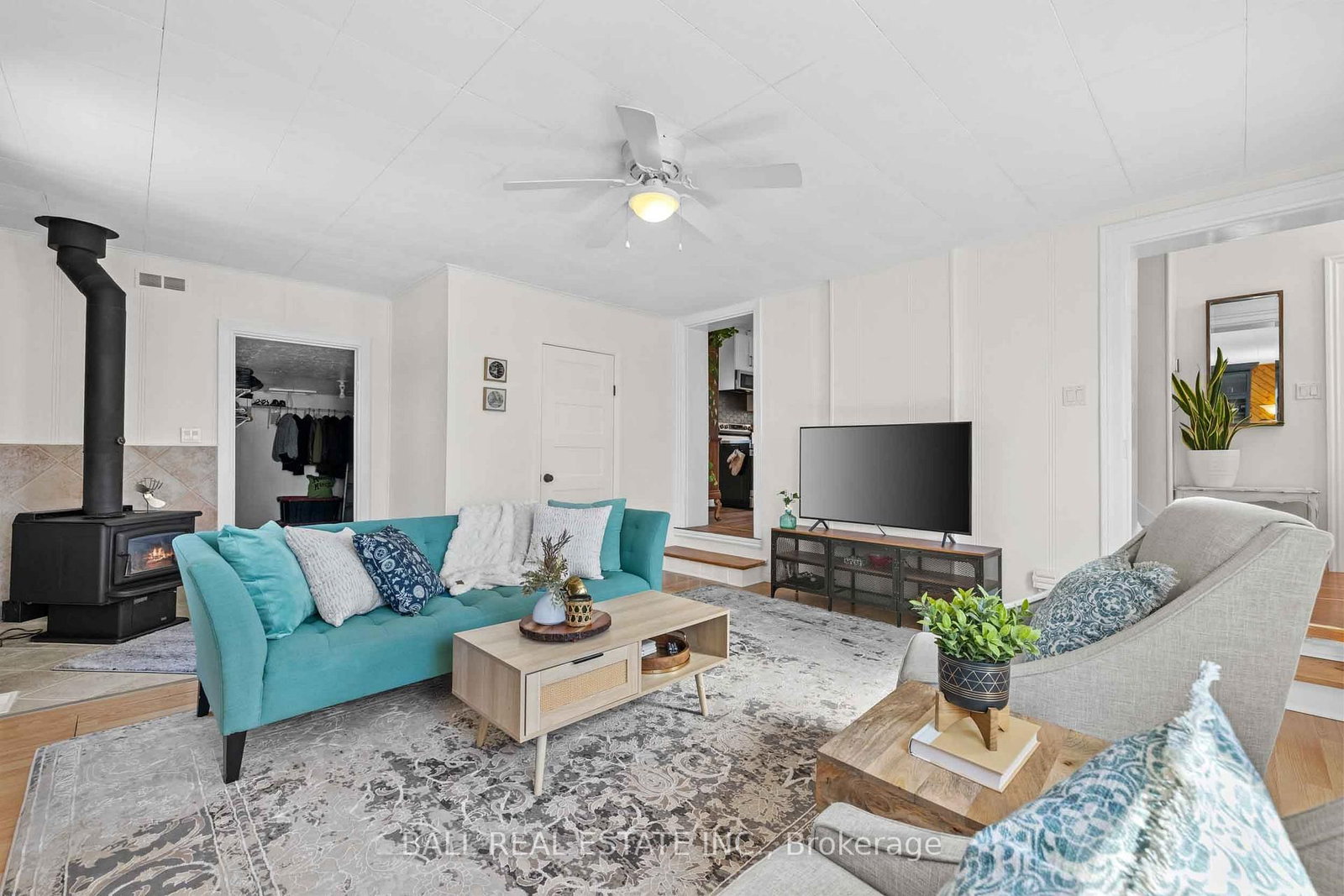 Listing Image 7
