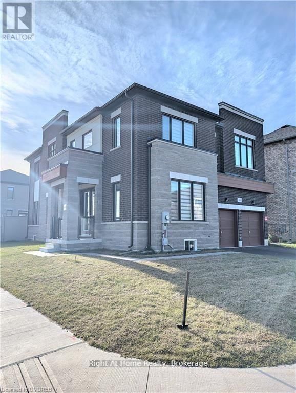 Detached House for lease at 466 Humphrey Street, Hamilton, Waterdown, L8B 1Z7 - MLS: X12092372