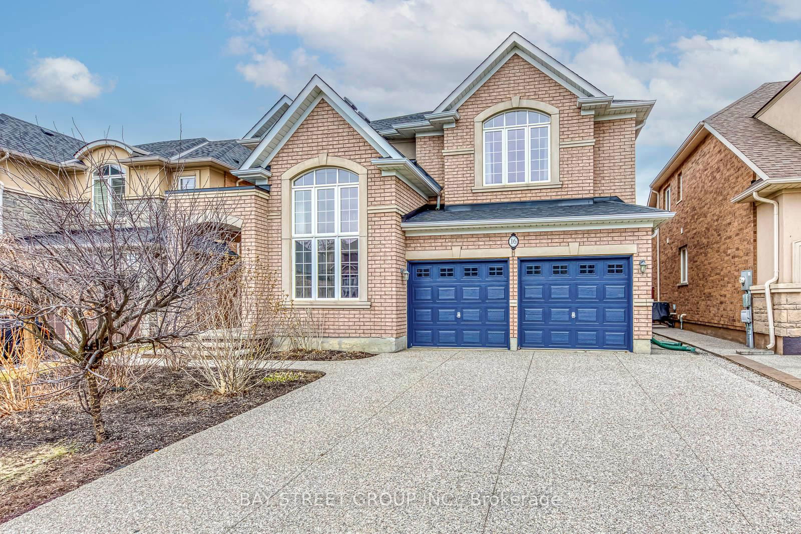 Detached House leased at 16 Henderson Street, Hamilton, Ancaster, L9K 0H1 - MLS: X12092680
