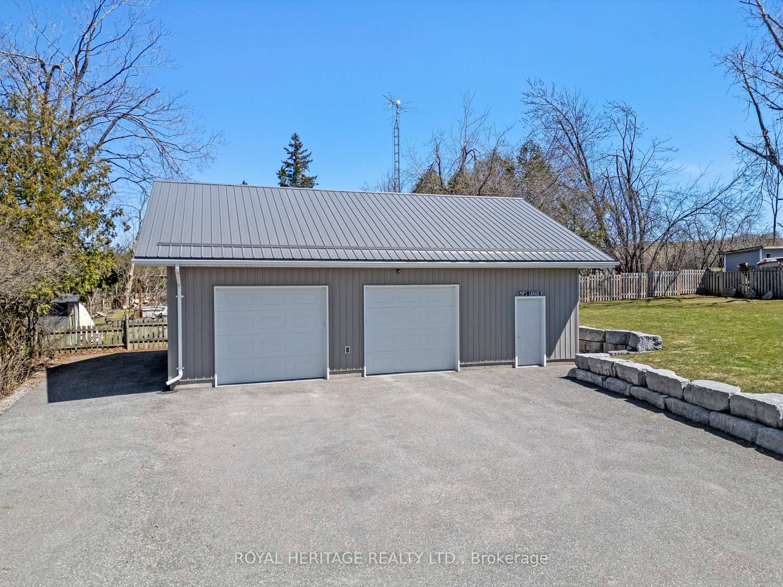 Listing Image 6