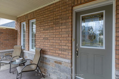 6 Village Cres, Peterborough - Otonabee image-0-2
