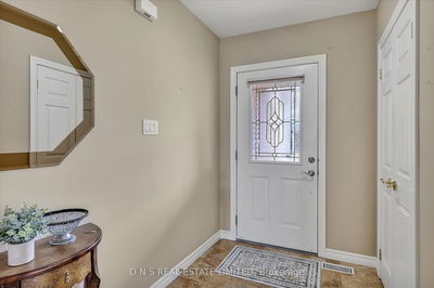 6 Village Cres, Peterborough - Otonabee image-0-3