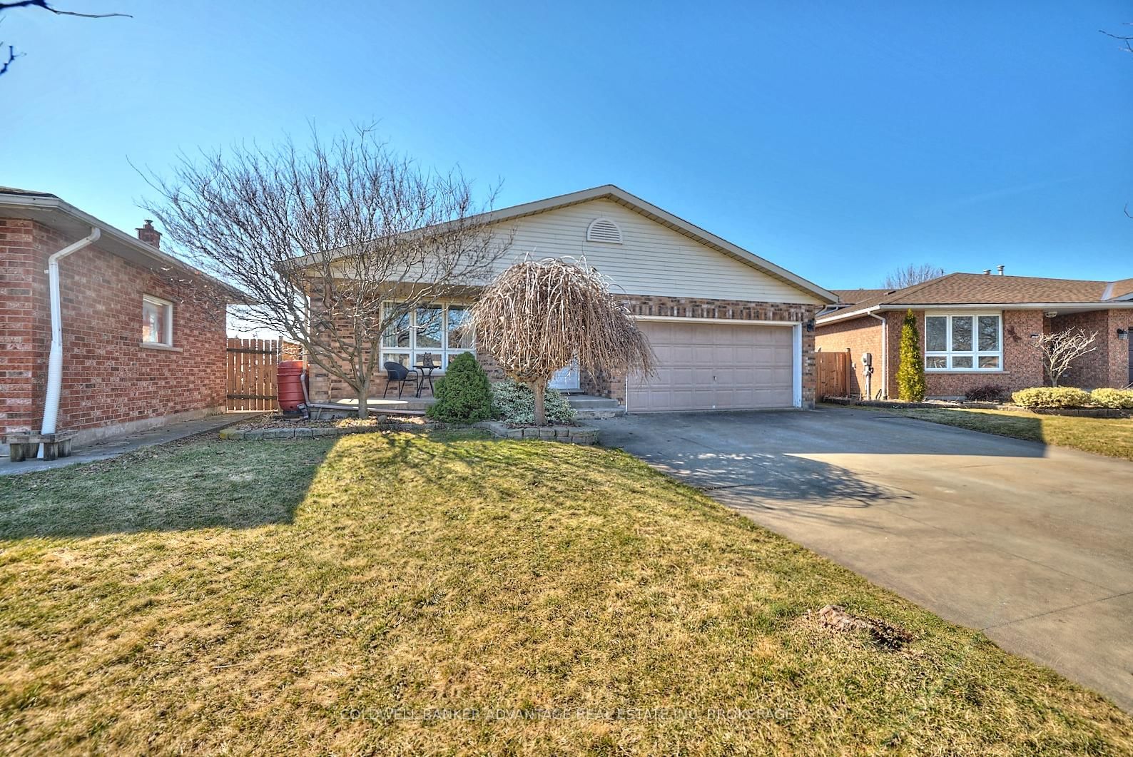 Detached House sold at 7763 Parkview Crescent, Niagara Falls, Ascot, L2H 2Z5 - MLS: X12093114