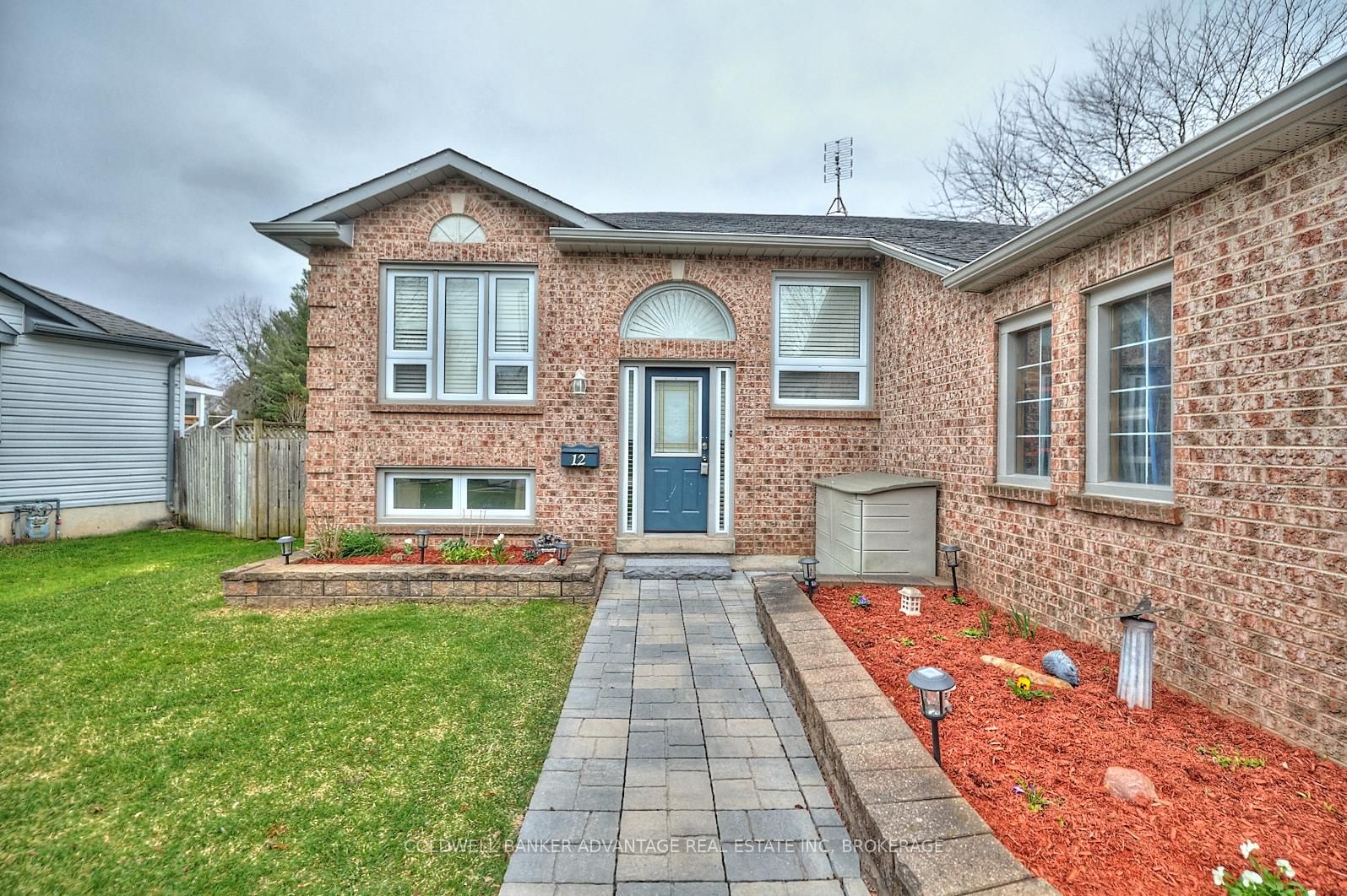 Detached House for sale at 12 Woodside Square, Pelham, Fonthill, L0S 1E4 - MLS: X12093115
