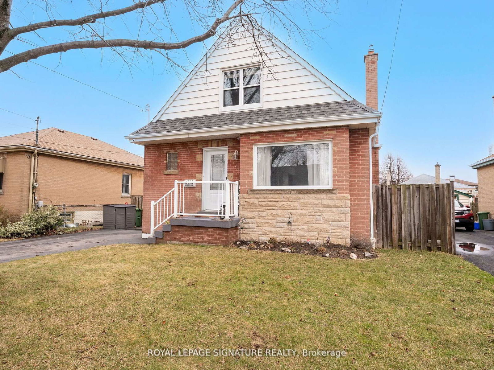 Detached House sold at 271 East 35th Street, Hamilton, Raleigh, L8V 3Y5 - MLS: X12093167