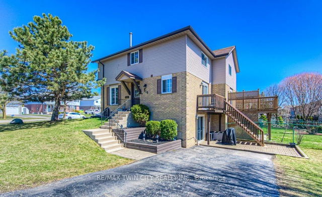 319 Benesfort Crescent