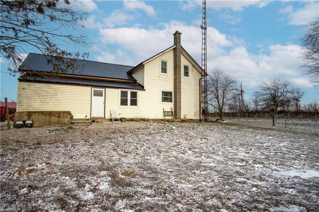 Detached House sold at 266 Thirteenth Concessio Road, Brant, Oakland, L1B 1L9 - MLS: X12093379