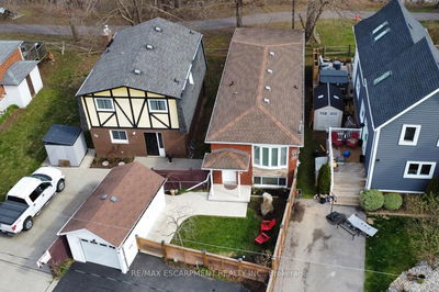 19 Victoria Terr, Grimsby - Grimsby Beach image-0-1