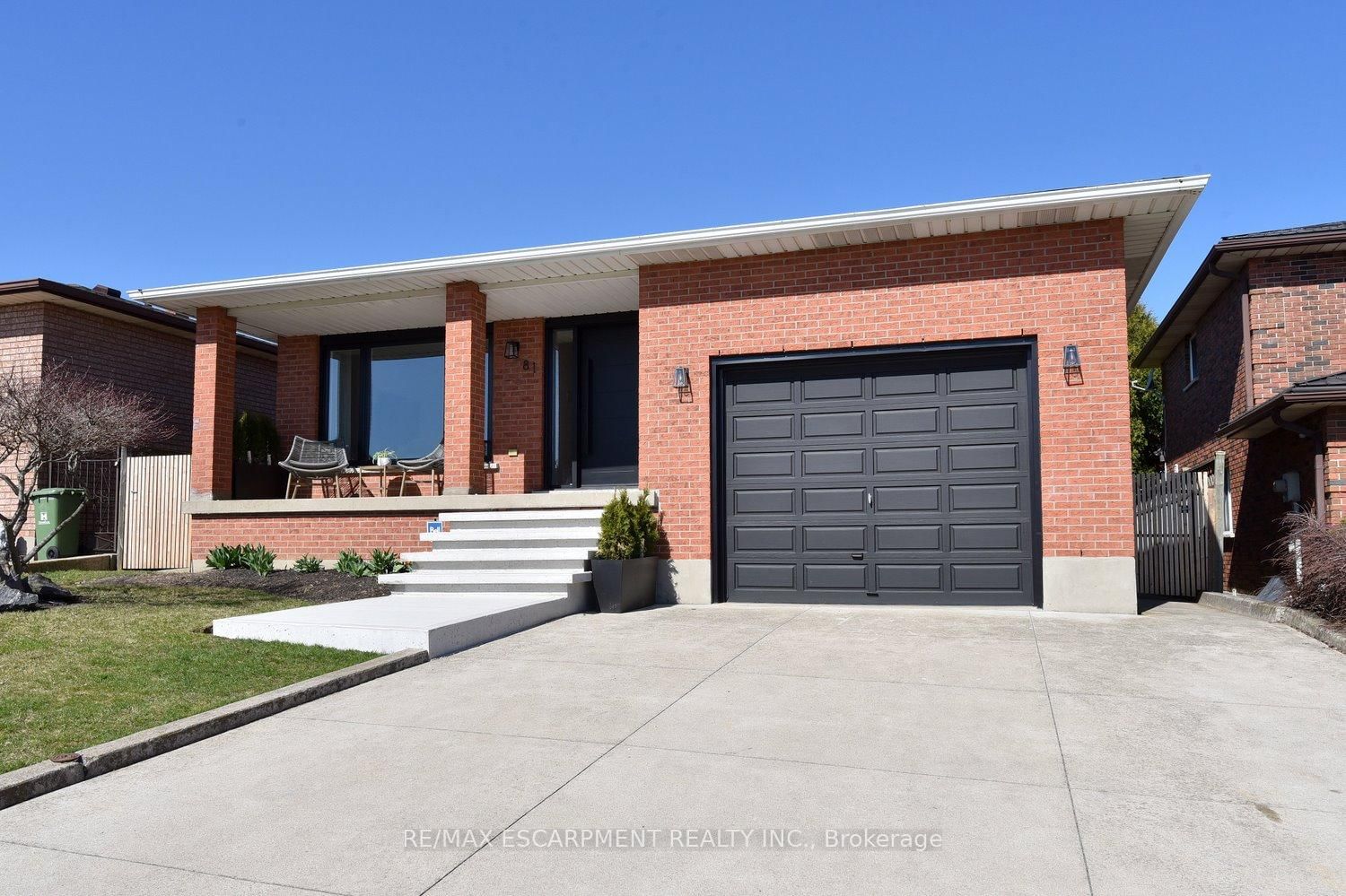 Detached House sold at 81 Glenayr Street, Hamilton, Gilkson, L9C 7J2 - MLS: X12093494