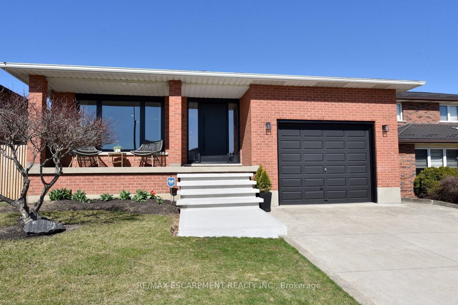 Detached House sold at 81 Glenayr Street, Hamilton, Gilkson, L9C 7J2 - MLS: X12093494