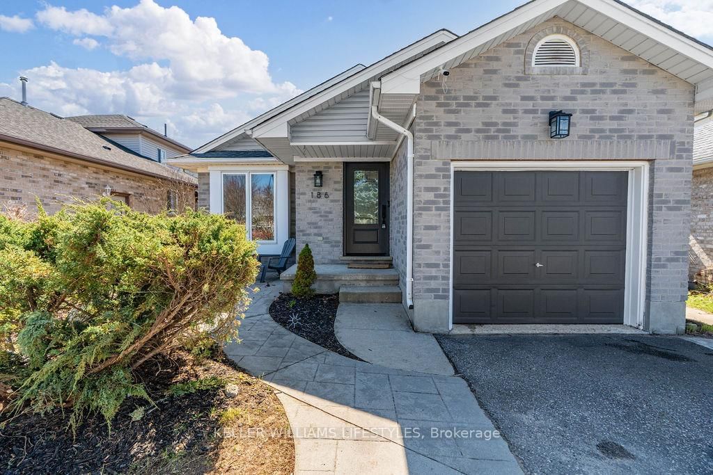 Detached House for sale at 186 Parkview Drive, Strathroy-Caradoc, SE, N7G 4E9 - MLS: X12093562
