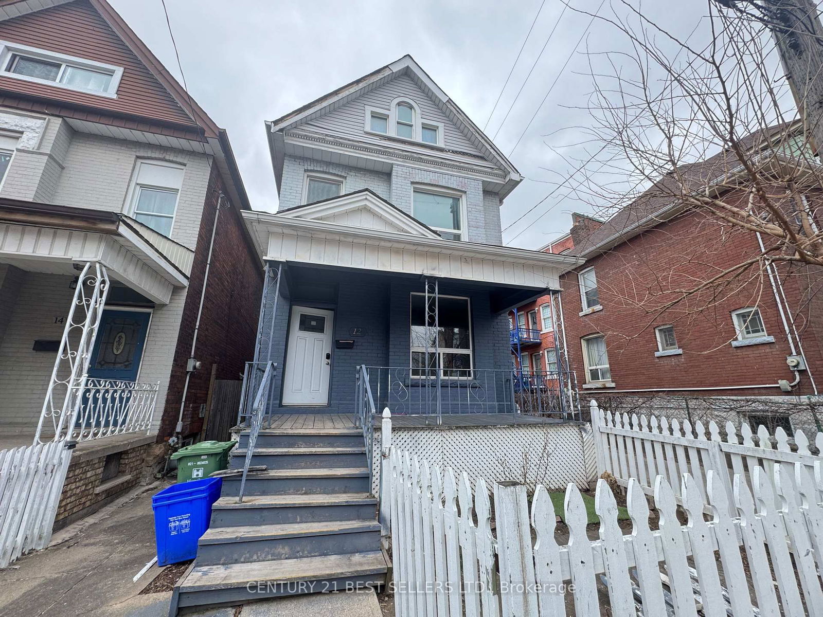 Detached House for lease at 12 Arthur Avenue, Hamilton, Gibson, L8L 6C5 - MLS: X12093685