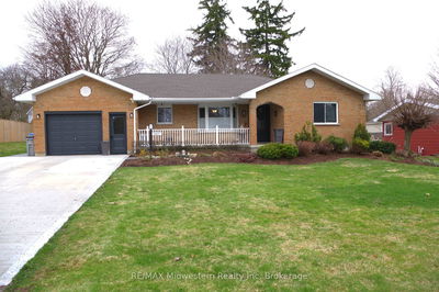 720 Sports Dr, Huron East - Brussels