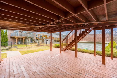 498 BANKSIDE Drive — photo 5