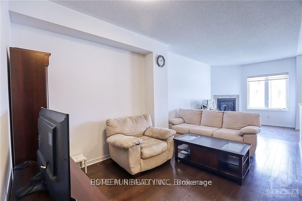 Townhouse for lease at 632 Via Campanale Avenue, Ottawa, Barrhaven - Longfields, K2J 4A2 - MLS: X12094335
