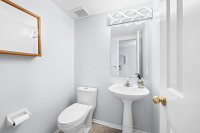 35 FESTIVE PRIVATE, Ottawa - Central Park image-0-2