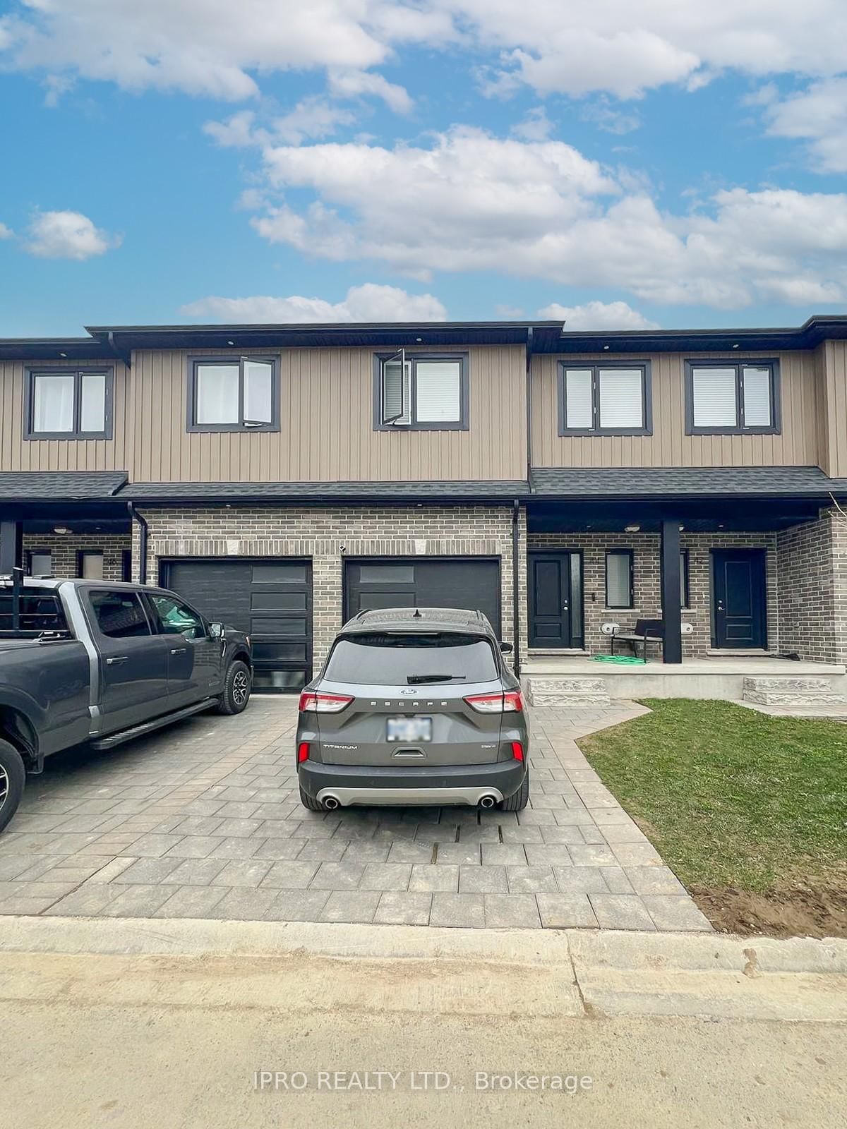 Townhouse for sale at 44-811 Sarnia Road, London North, North M, N6H 0K3 - MLS: X12094769