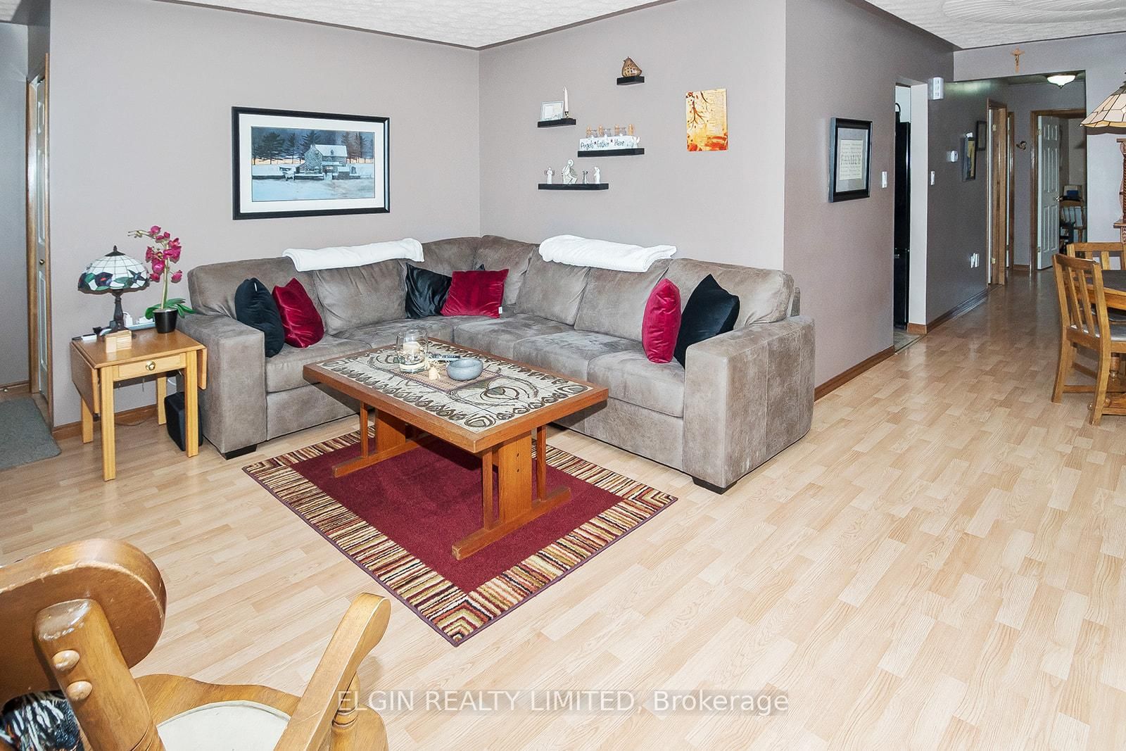 Listing Image 6