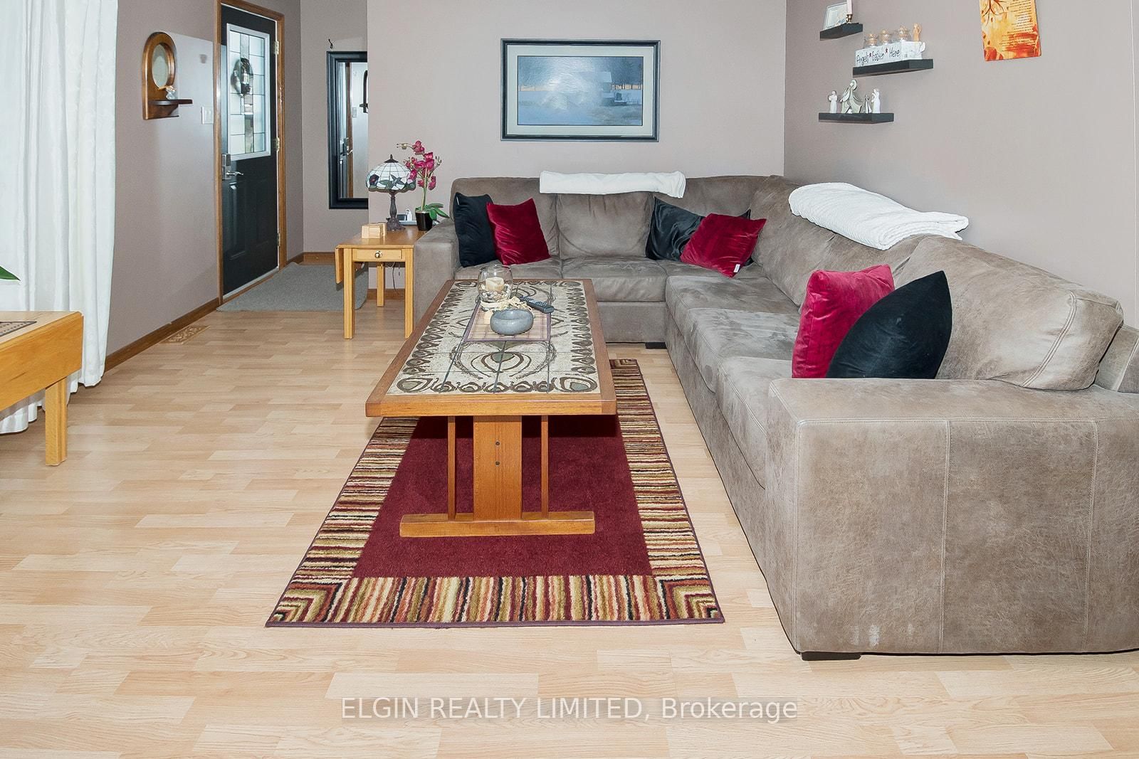 Listing Image 7