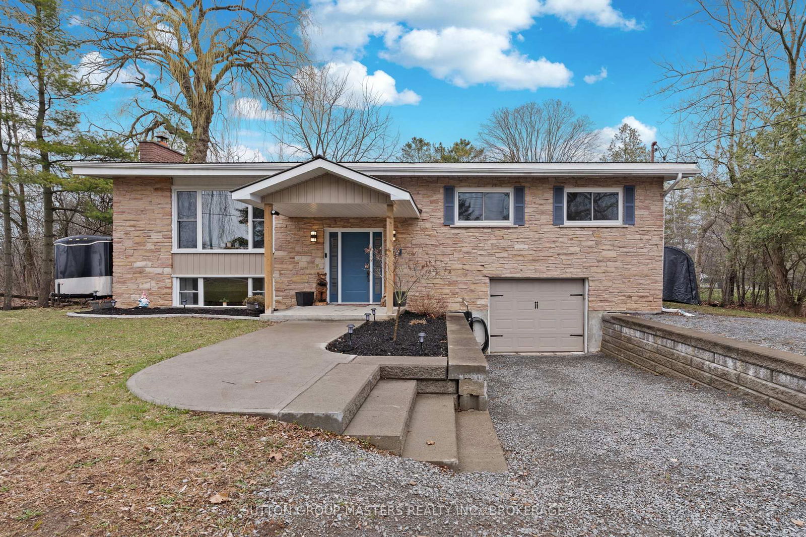Detached House sold at 1472 Mildred Street, Kingston, City North of 401, K7L 4V4 - MLS: X12094806