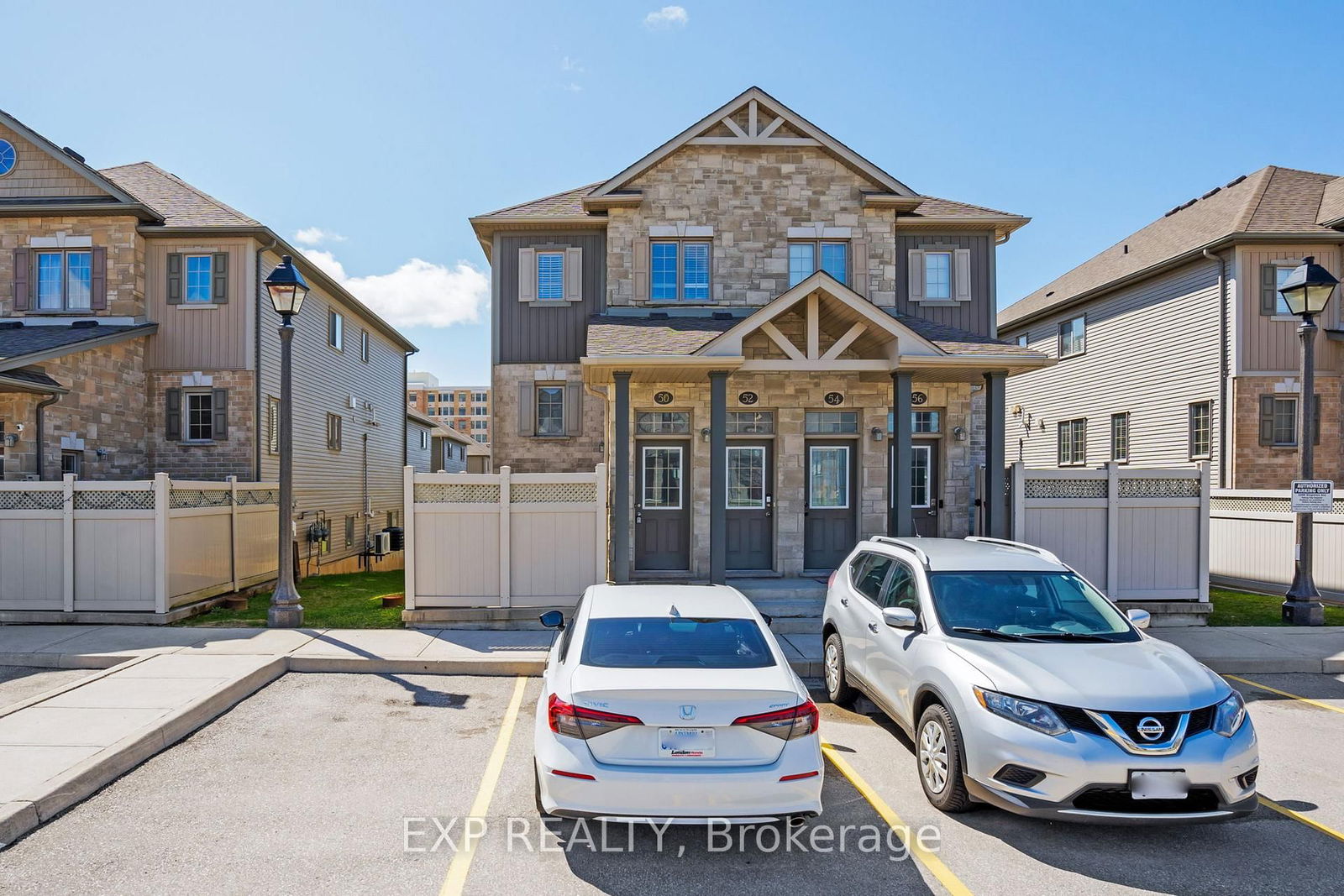 Townhouse sold at 50-3200 Singleton Avenue, London South, South W, N6L 0C7 - MLS: X12094895