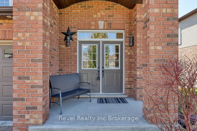 7 Woodhatch Cres, Ingersoll - North image-0-4